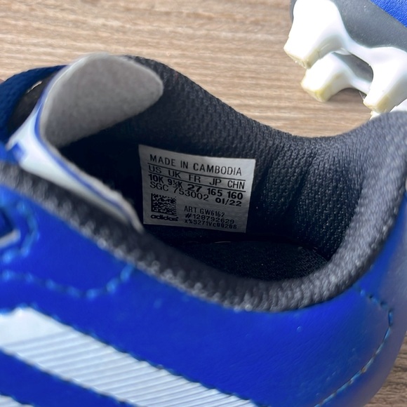 Kids Adidas Soccer Cleats 10c - Picture 3 of 4